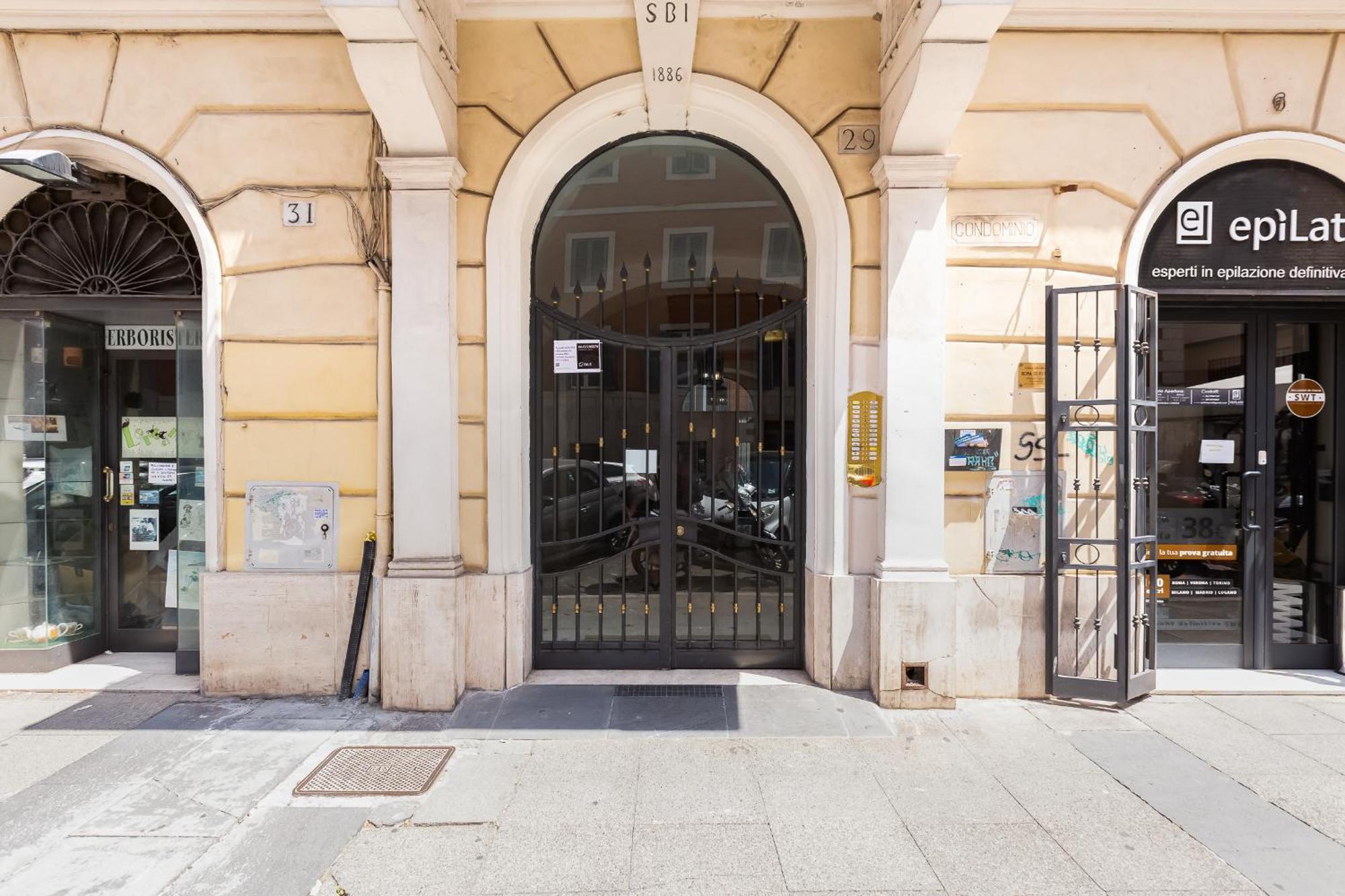 Bmga L Central Holiday House 2Bdr Near Vatican Rome Luaran gambar